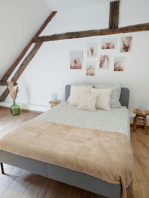 House: the Wheat Crown