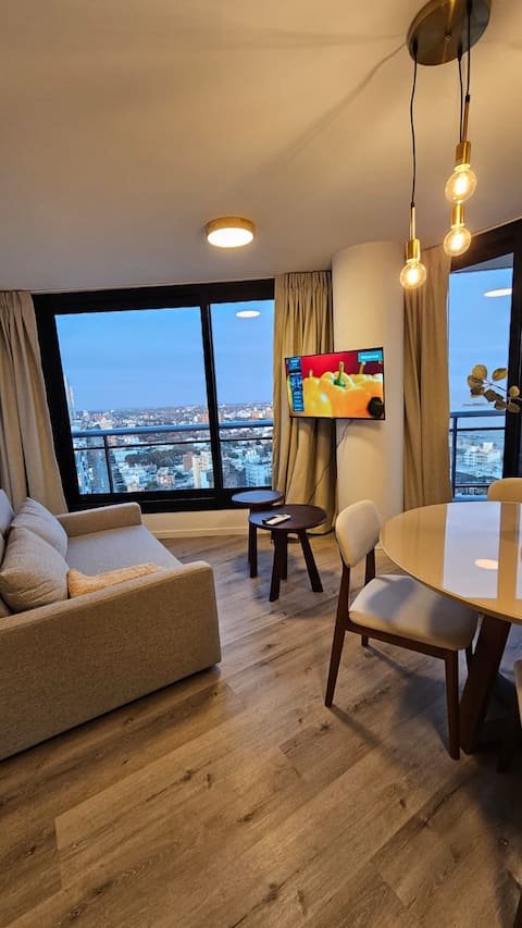 Popular Airbnb listing: 23rd-Floor Oceanfront Apartment | More Buceo 2D Premium in Buceo