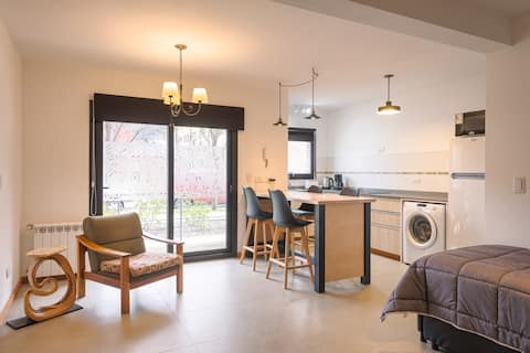 Popular Airbnb listing: Adventure Drury. Downtown SMA. PB - Max 5 pers in Departamento Lácar