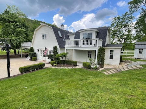 Cottage Home on Highland Farm/NWA