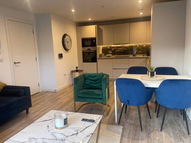 Luxury 2 bedroom Apartment gallery image 3