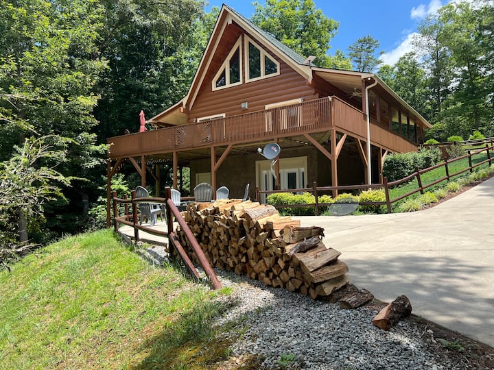 Franklin Foxfire Cabin - Mountain View, Wifi, Yard - Franklin, NC
