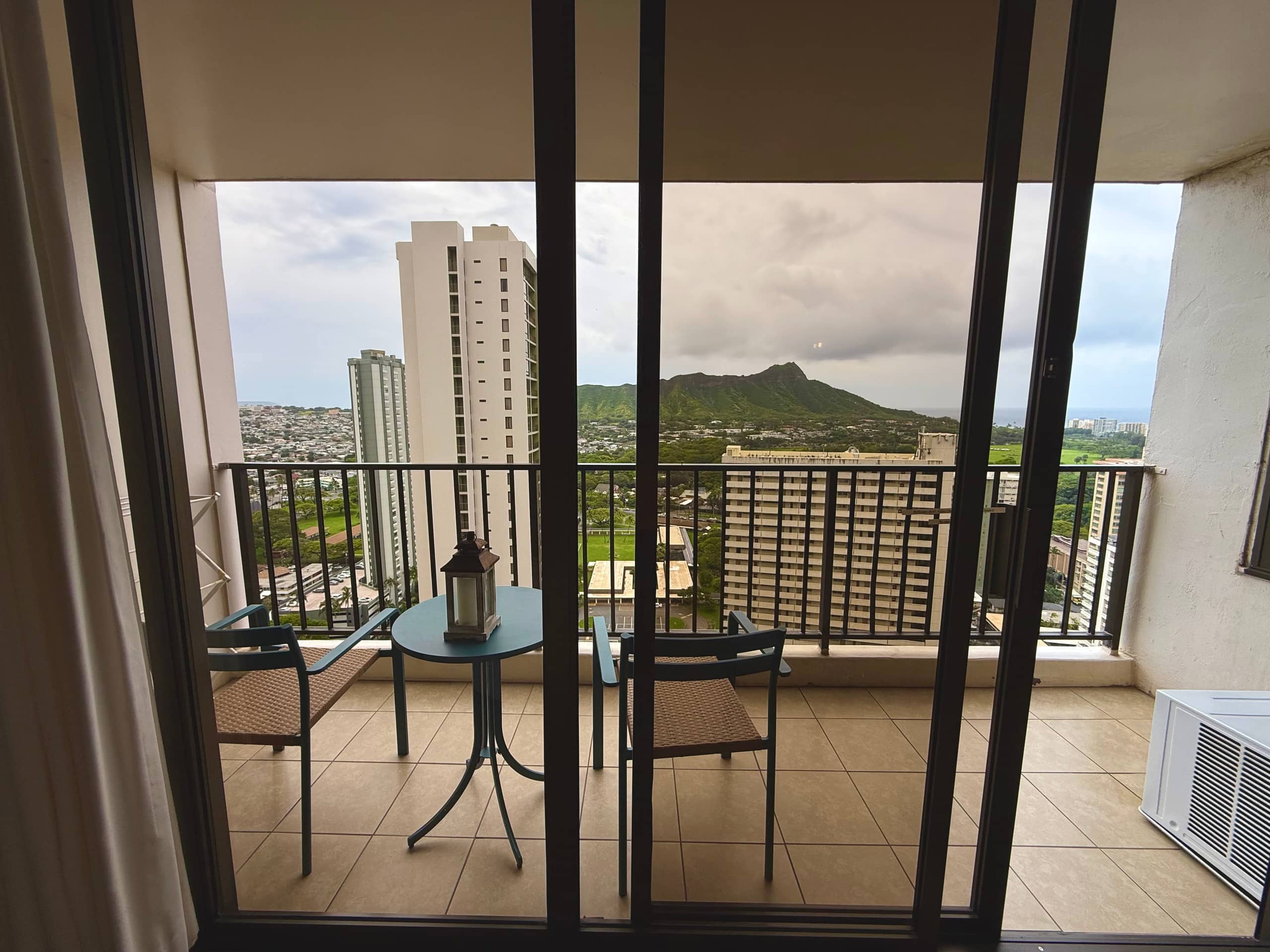 Diamond View from Waikiki Banyan - Image 48