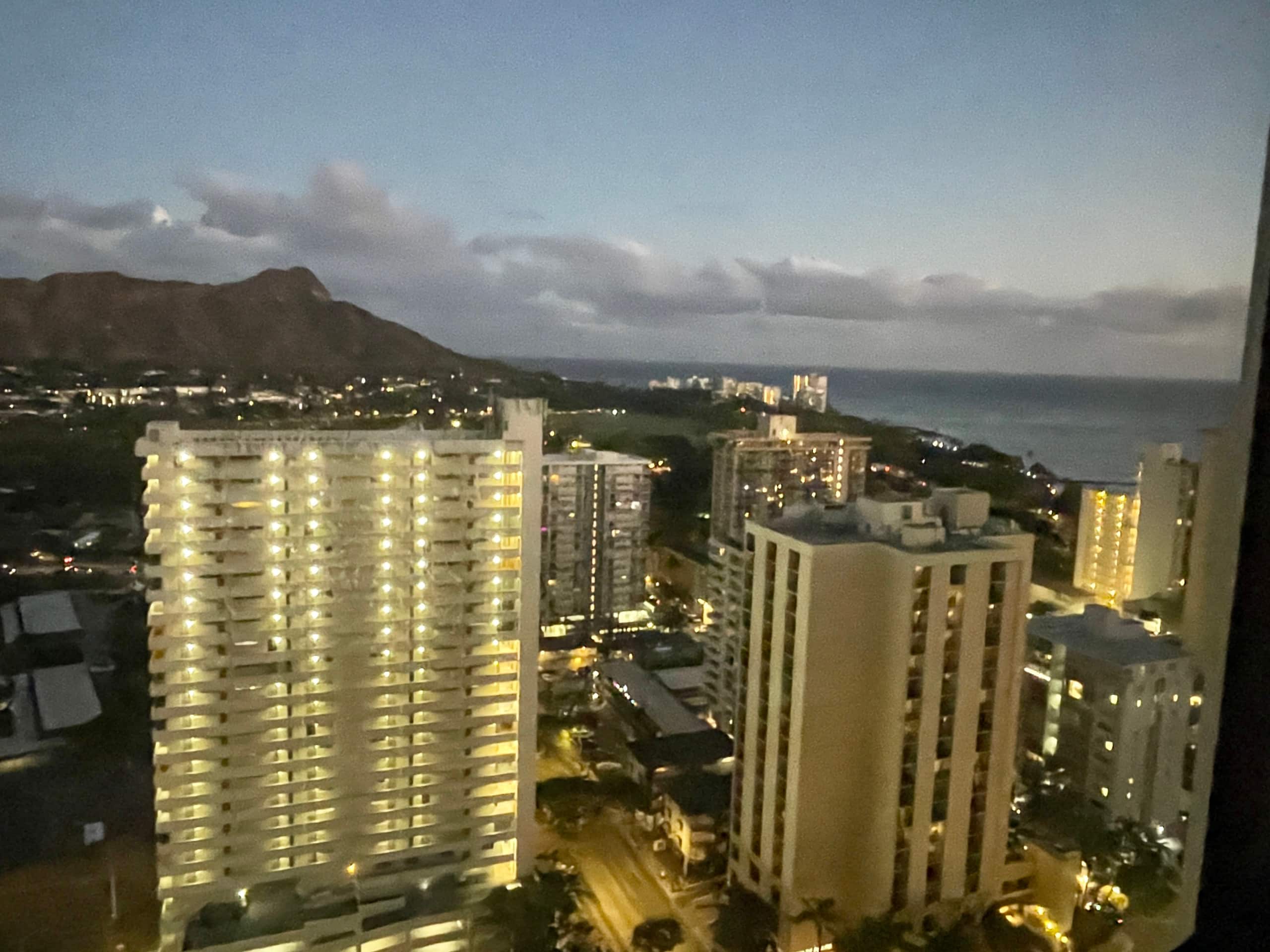 Diamond View from Waikiki Banyan - Image 44