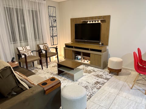Top Airbnb: Entire renovated apartment! in Guarapuava