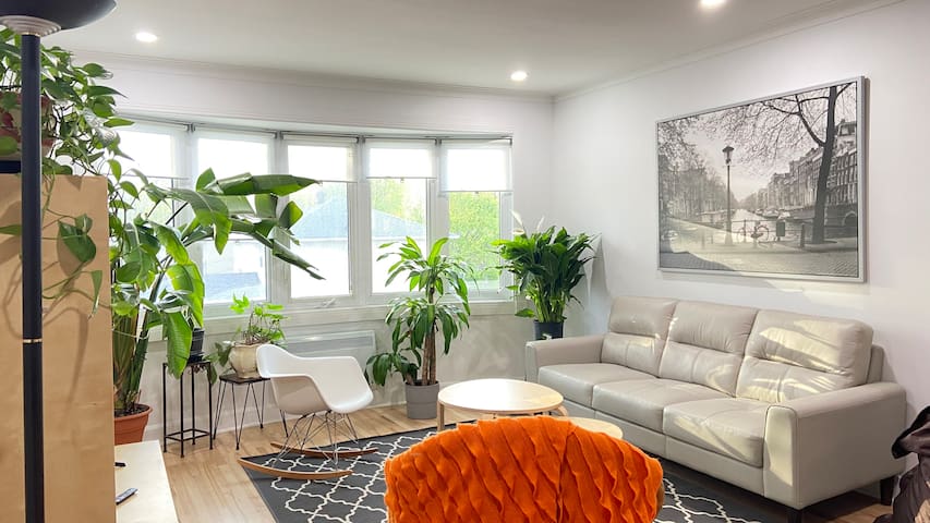 Montreal Greenery Retreat