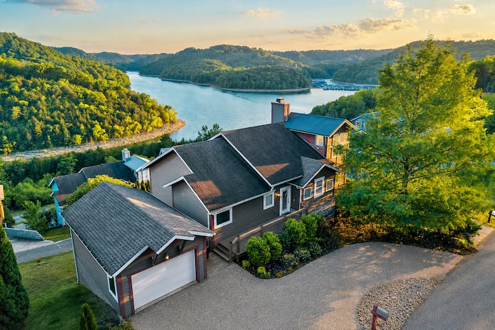 Center Hill Lake Views & Access | Pool & Hot Tub