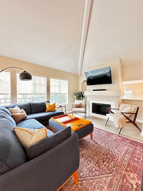 Mid-Century Modern Coach House