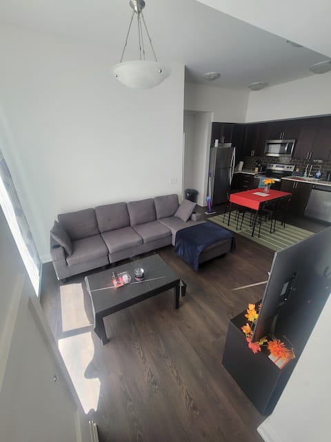 Top performing Airbnb: Beautiful Luxurious Condo! in Greensborough