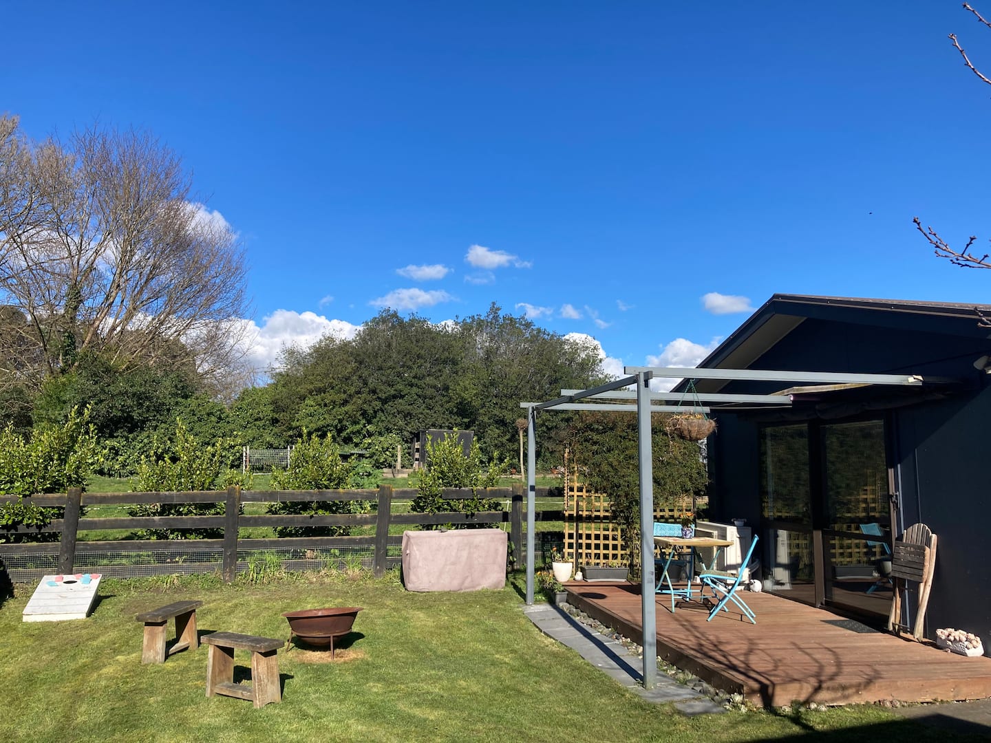 Duck Cottage.
Quiet Country Cottage In Waipawa 4