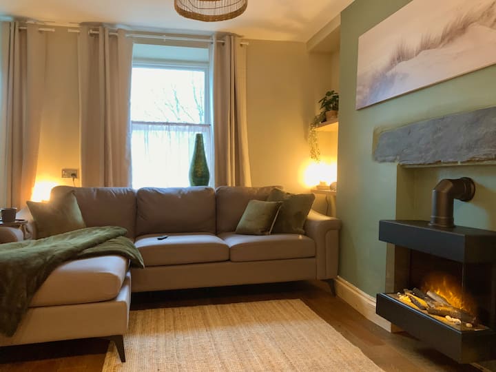 Stylish & Cosy Cottage - Town Centre Location! - Porthmadog