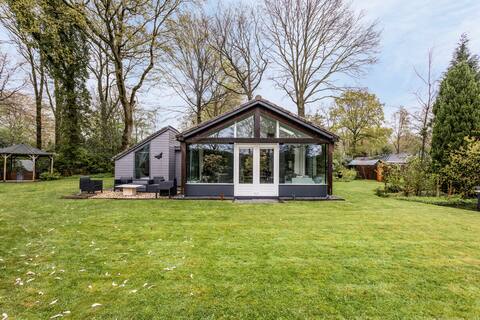 Beautiful garden, lots of nature, privacy!