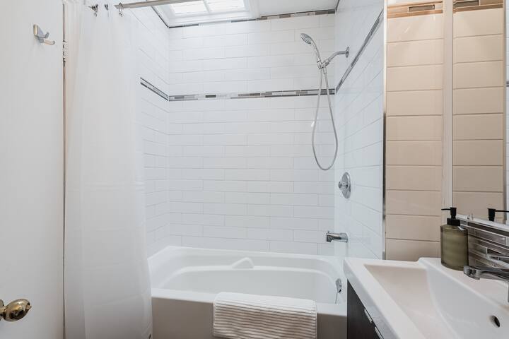 Newly renovated gem in Villeray, Montreal gallery image 5