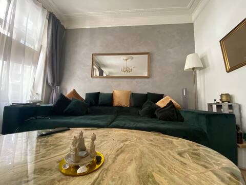 Popular Airbnb listing: Unusual & cosy split-level home in St. Georg