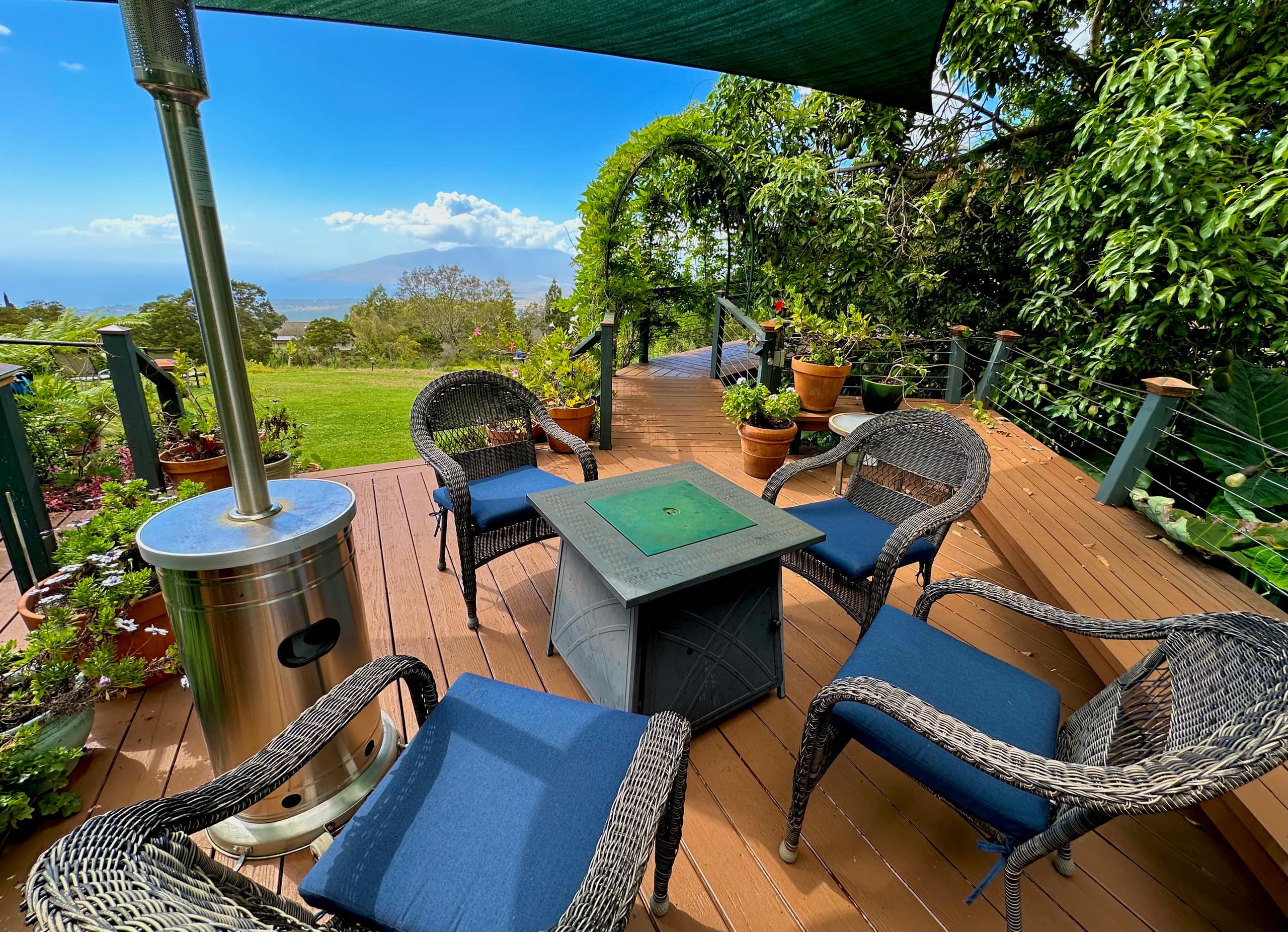 Charming Art Studio on a Scenic Mountain Slope - Photo 21