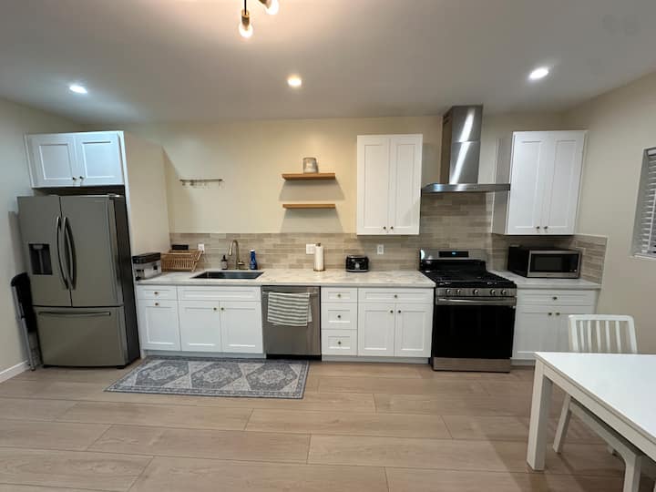 Brand New Culver City Home W/ Rooftop Deck - Beverly Hills, CA