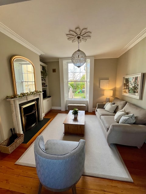 Popular Airbnb listing: Victorian Townhouse Rathmines in Pembroke