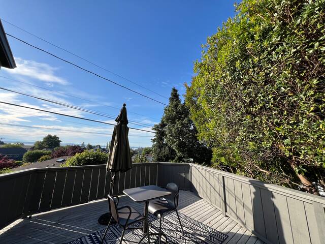 3 King/1 Queen Bedroom, Game room, 5 Parking spots gallery image 4