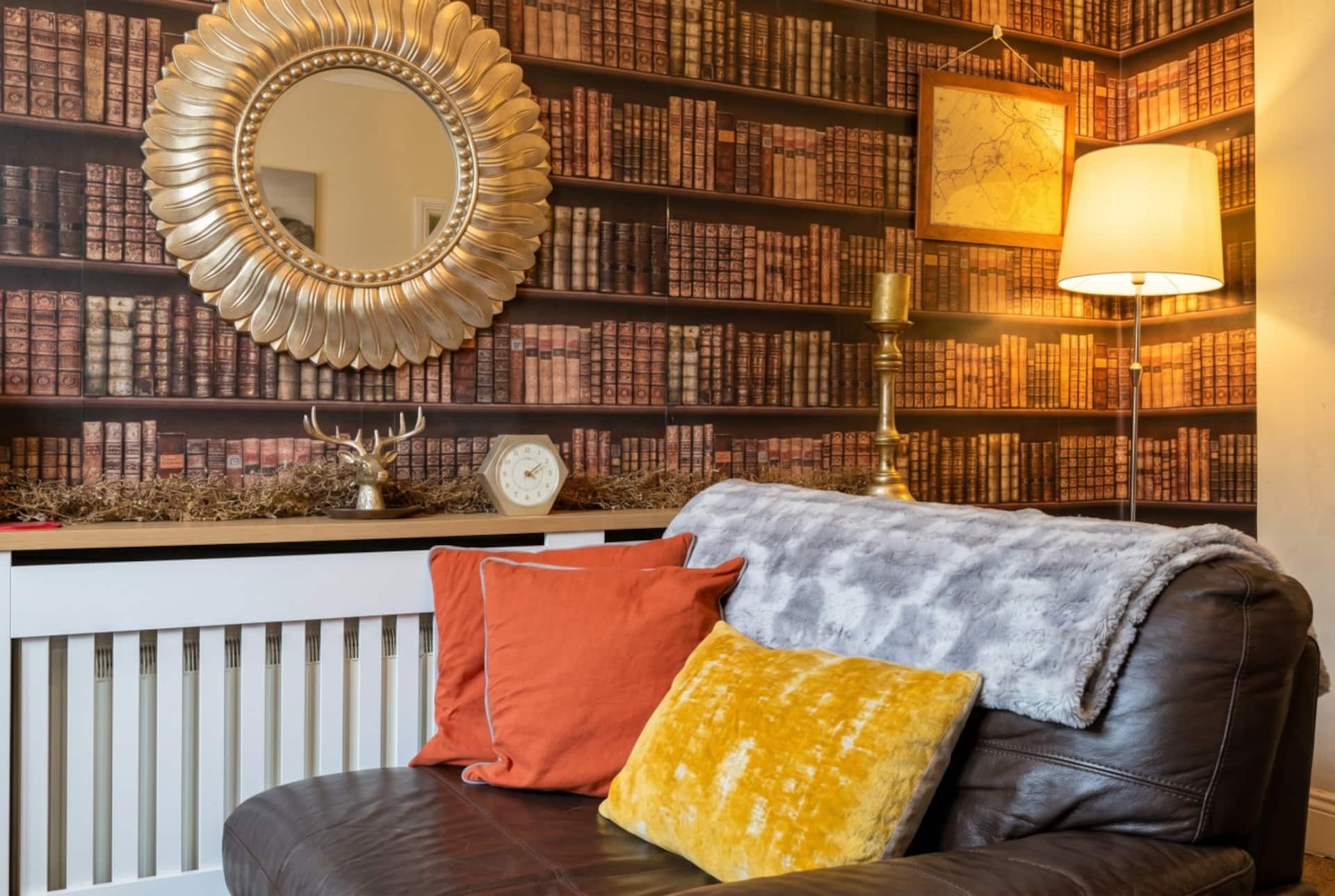 Vintage 2-bed flat with free parking in Measham