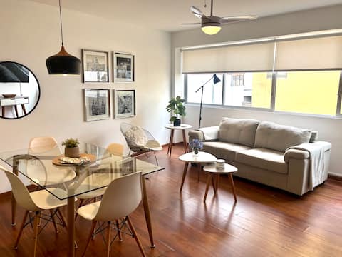 Anuncio de Airbnb popular: Nice Modern & Cozy Apt! 2 blocks from ocean view en Lima