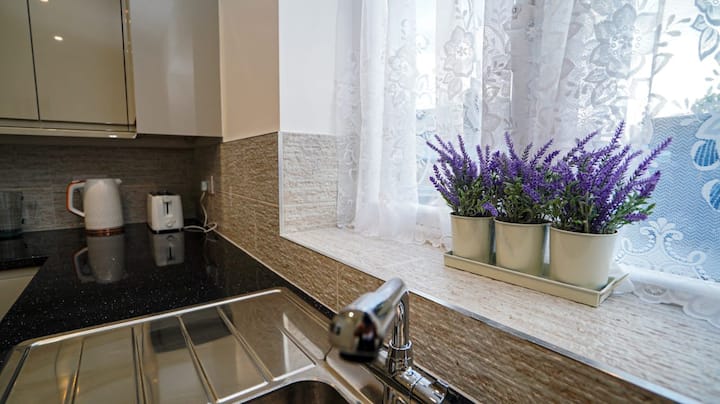Corporate Stay With Free Parking & Reliable Wi-fi - Maidenhead