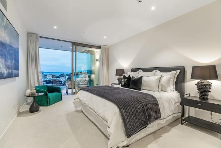 Bedroom & View