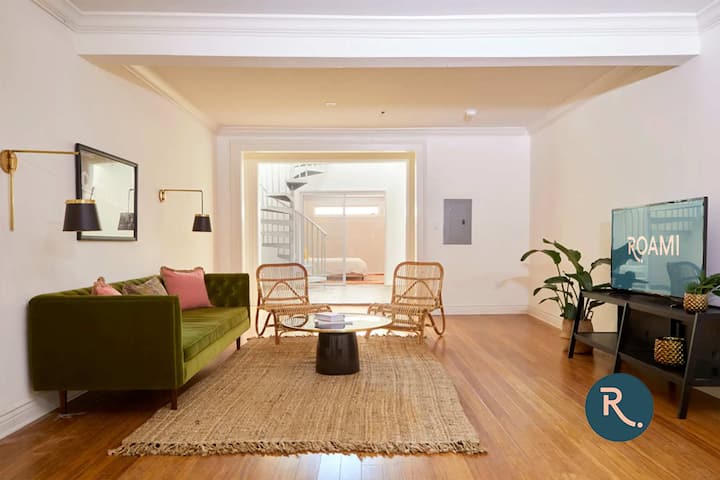Roami At The Mandeville | One Bedroom - Gretna