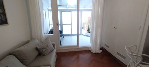 Top performing Airbnb: Apartment in a residential development with a terrace. in Retiro