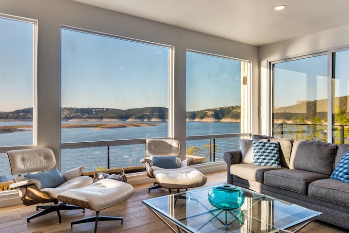 Panoramic views – On Lake Travis