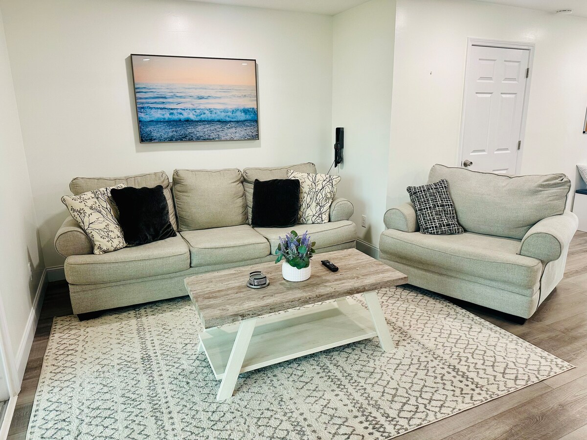Popular Airbnb listing: Townhouse by the beach *snowbird pricing available in Miramar Beach