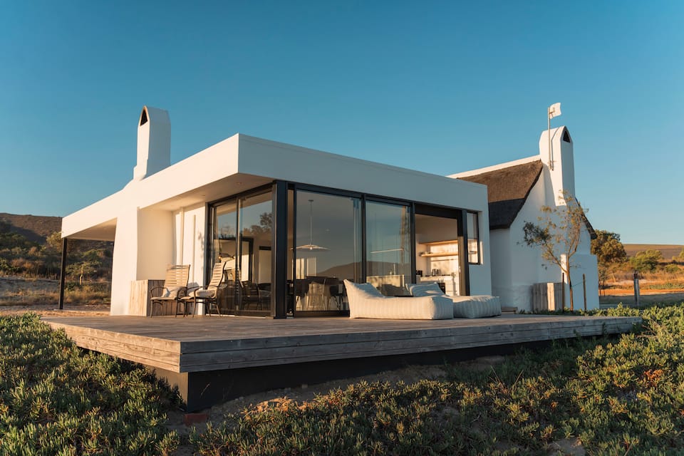 Thatch Haus, above the West Coast sandveld, Darling, Western Cape, South Africa, photo 1 of 10