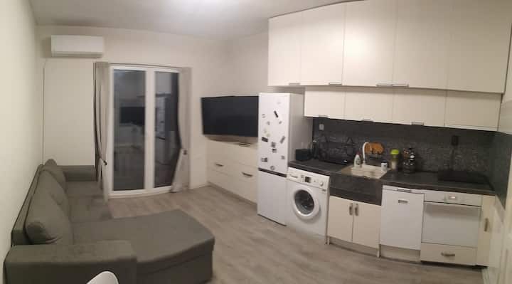 In Front Of The Beach + Free Parking - Varna