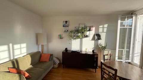 Annonce Airbnb populaire: Paris 7 Invalides - Eiffel Tower View à Paris
