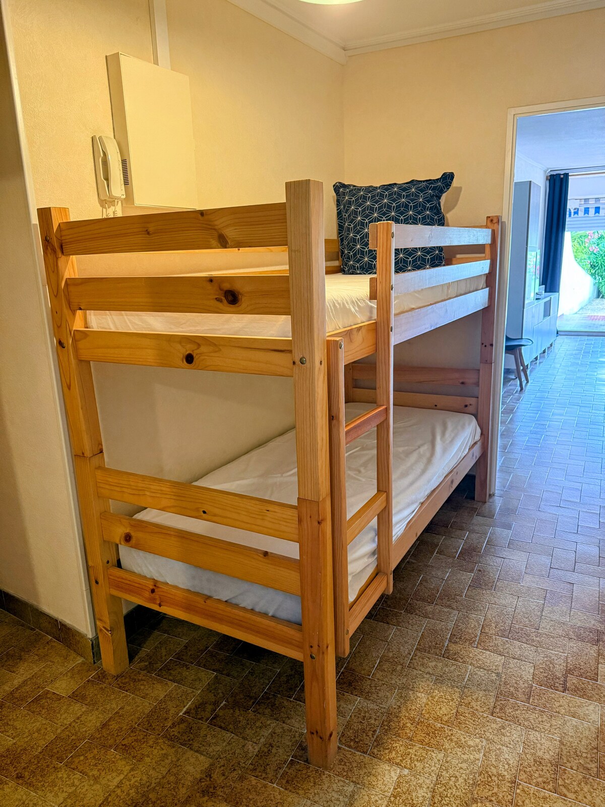 Ambienti i dhomës së gjumit