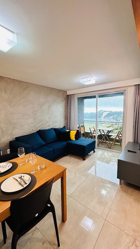 Magnificent Apt With View of Morro do Bald.