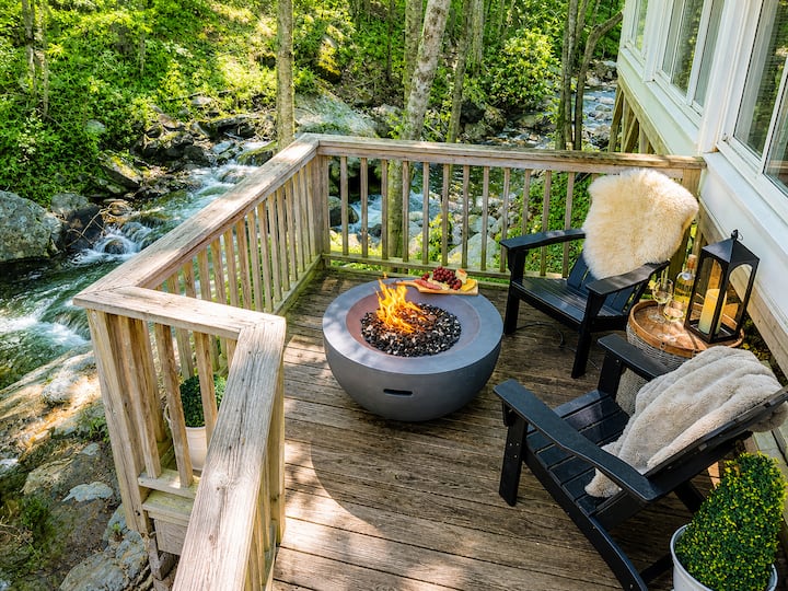 Spacious Creekside Retreathot Tub5 Min To Boone! - Boone, NC