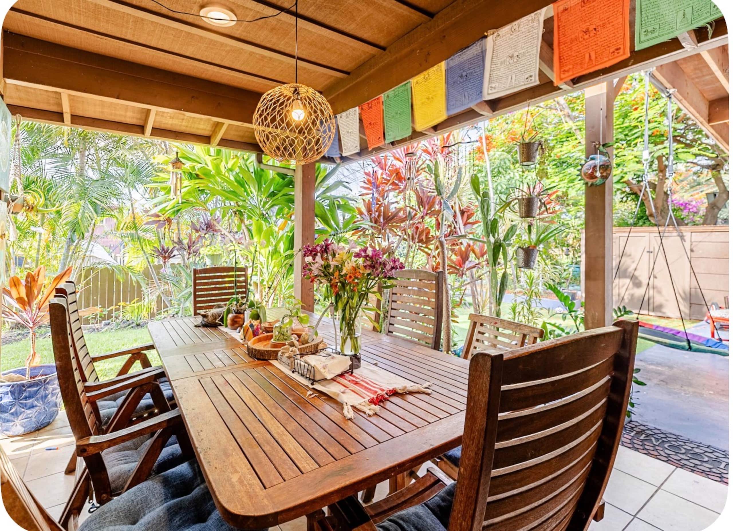 Home in Kailua-Kona · ★4.96 · 1 bedroom · 1 bed · 1.5 shared baths - Image 23