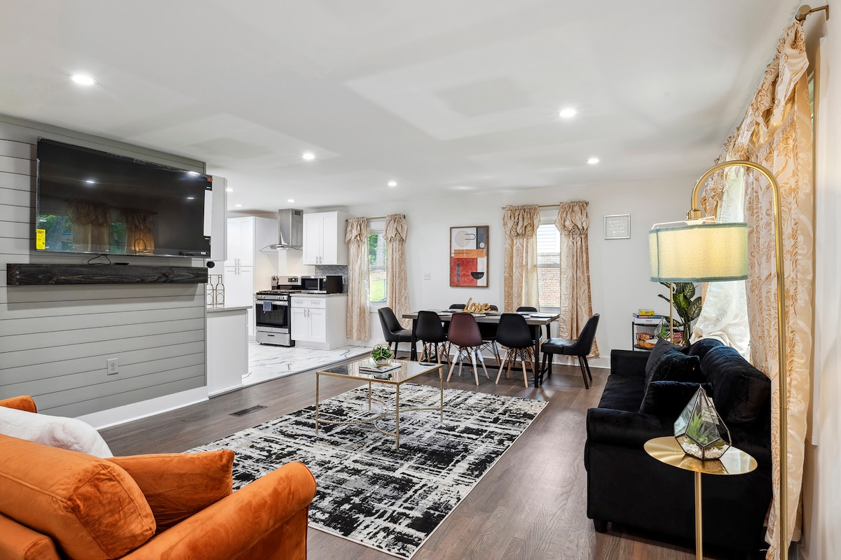 Dhomë ndenjjeje luksoze magjepsëse me hapësirë elegante ngrënieje