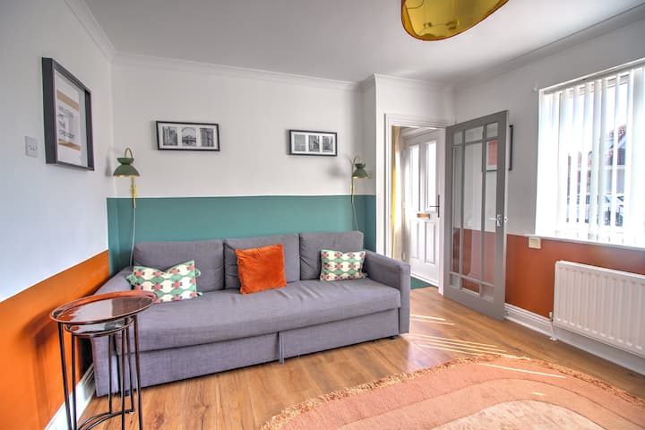 Stylish 1 Bed House, Garden, Parking, Pet Friendly - Northumberland