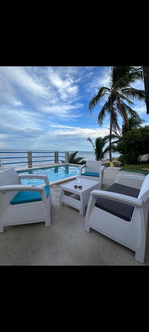House with a pool Playa El Estero