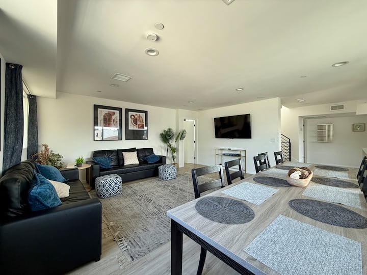 Spacious 5b4btownhome 10min From Universal Studios - Los Angeles, CA