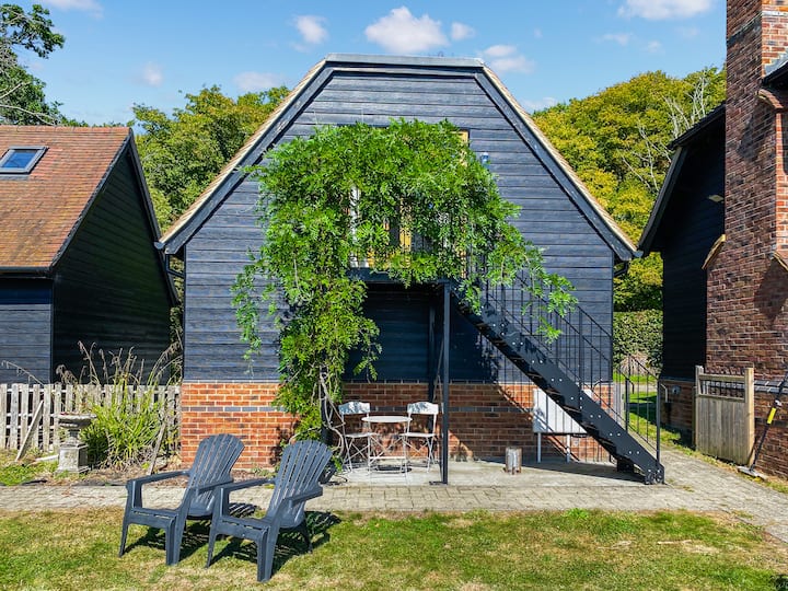 Wysteria, North Lodge - Horsham, UK