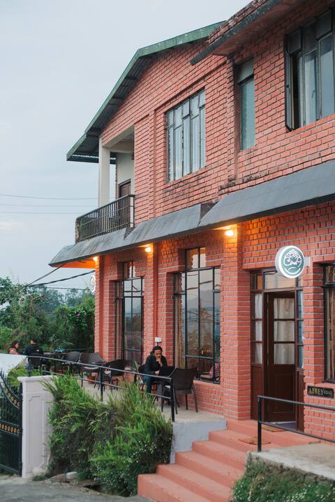 4BHK self service apartment / Parking in Kalimpong