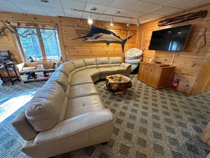 Sleeping Bear Lodge - Iron Mountain, MI