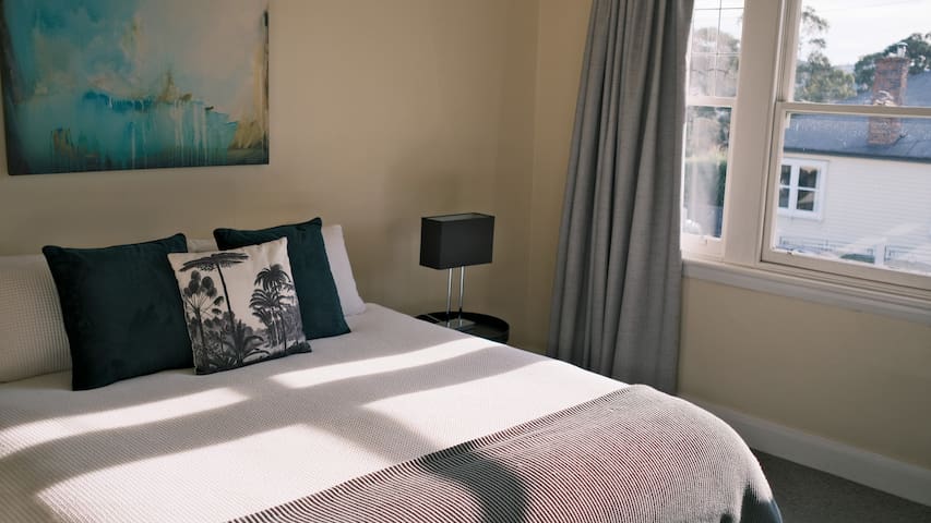 11Eardley|5min to CBD | 2 Bedrooms| Free parking