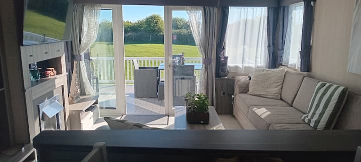 Seaview Lodge (Sea View 3 Bedrooms) - England