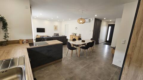 Modern new house 4 bedrooms near Futuroscope