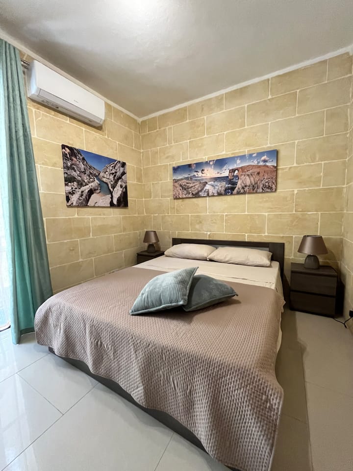 Hlavná spálňa s klimatizáciou.