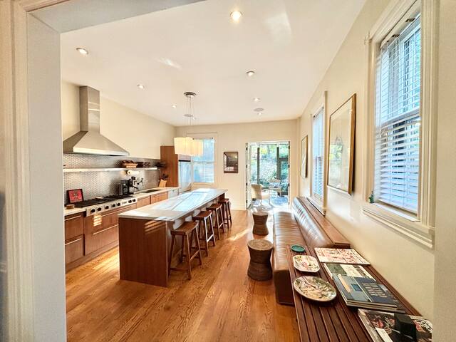 Stunningly Renovated Victorian Rosedale Home gallery image 3