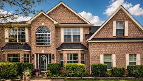 The Legacy luxury retreat 20 mins from ATL.